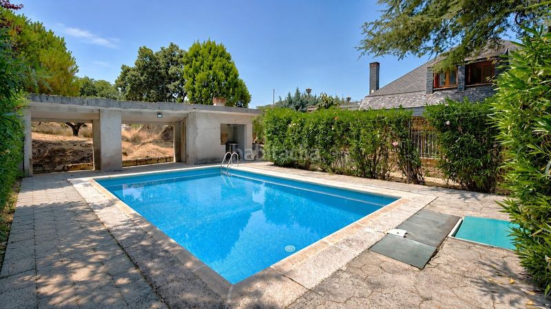 Foto b59a84ea-c081-4d8b-b608-14bb027d8256. Xalet amb calefacció aparcament piscina a Los Ángeles-Jarandilla Torrelodones