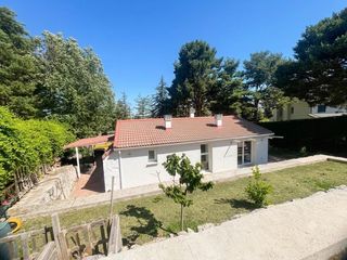 Chalet  El espinar 18. Chalet independiente en el espinar