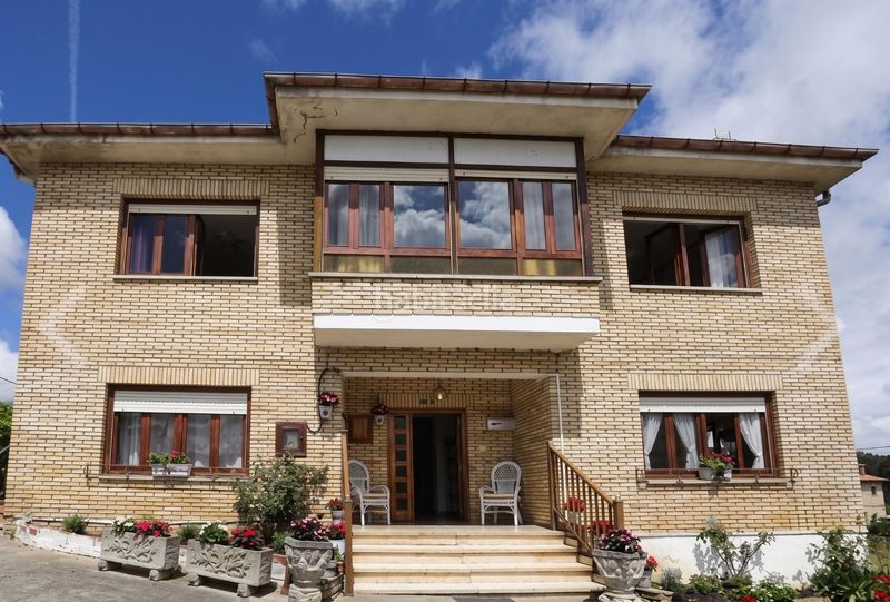 Foto e6639f69-a634-4f80-bad4-fde6a4a61b8b. Chalet mit heizung parking in Reocín