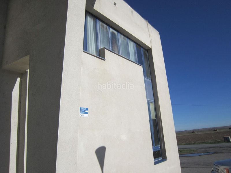 Foto d9d9fcd8-e345-4c35-a68d-392c3c5f1e0b. Edifici a Riocabado