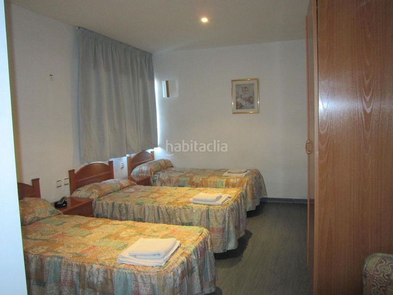 Foto f3c30b24-8a8d-4c80-b0ea-855c1f25cbd3. Edifici a Riocabado