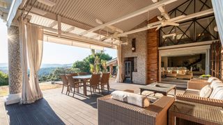 Xalet a El Pinar-Punta Galea. Exclusivo chalet independiente con piscina cubierta y vistas pan