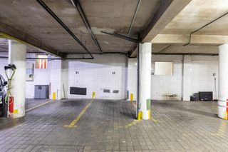 Autoparkplatz in Calle de menorca 16. Plaza de garaje para coche grande en ibiza  retiro