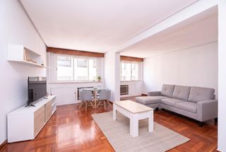 Miete Etagenwohnung  Calle de guzmán el bueno. Piso exterior 4 dormitorios, amueblado o sin amueblar, para alqu