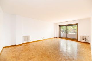 Flat in Avenida EUROPA 25