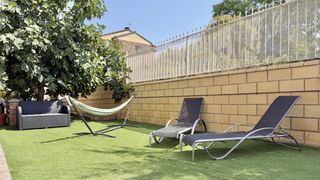 Casa bifamiliare in Ugena. Excelente chalet en esquina con piscina privada y más de 350 m2
