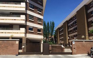 Aparcament cotxe a Calle de Sorzano
