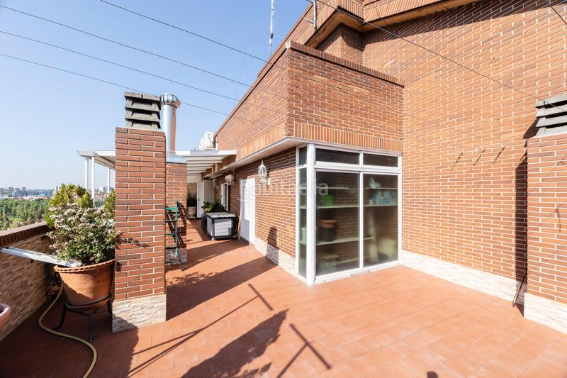 Foto a504a8ea-3ffd-4e58-8333-67c1323d3023. Àtic amb calefacció aparcament piscina a Legazpi Madrid
