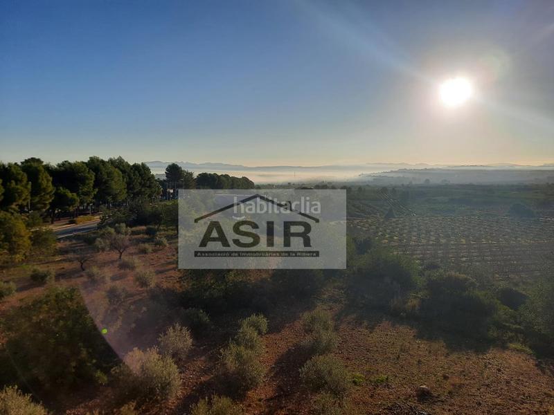 Foto 4a23c236-1174-4aa2-93ef-bd13cd2b6928. Casa excelente casa chaflán muy amplia con garaje y terraza en Tous