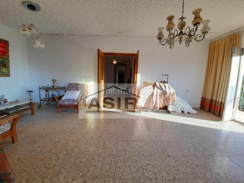 Foto 5293b7b4-4d51-4e61-927b-b138edfc2af5. Casa excelente casa chaflán muy amplia con garaje y terraza en Tous