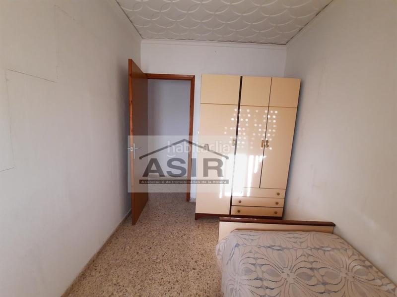 Foto 82d9a8d1-a1cc-4534-aaad-69bc65ed02f2. Casa excelente casa chaflán muy amplia con garaje y terraza en Tous