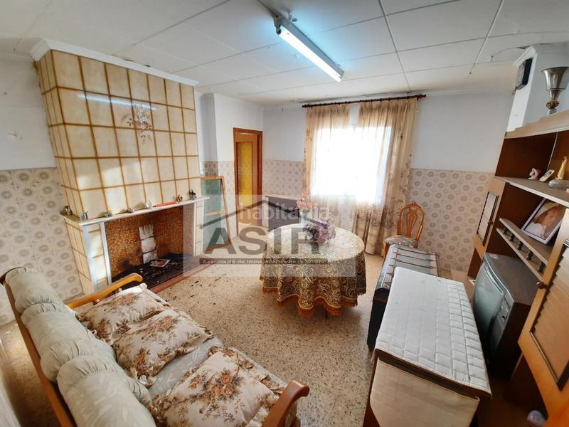 Foto 897484a5-c1c3-47ee-b52b-15128b77a427. Casa excelente casa chaflán muy amplia con garaje y terraza en Tous