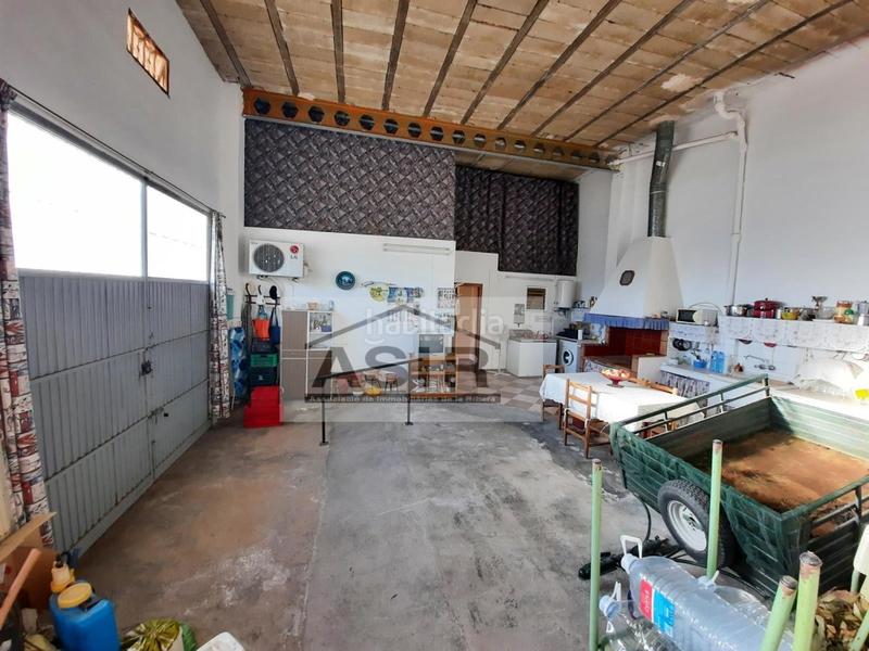 Foto c447866b-1219-4859-9866-82d549620a4b. Casa excelente casa chaflán muy amplia con garaje y terraza en Tous