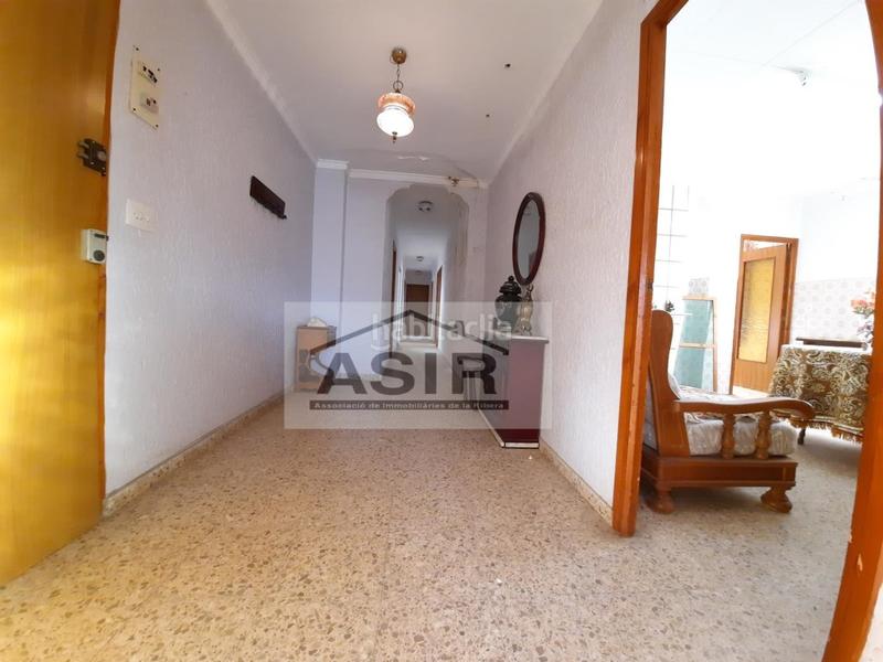 Foto f711770c-5c99-4734-b790-c5c69e2b5bb1. Casa excelente casa chaflán muy amplia con garaje y terraza en Tous