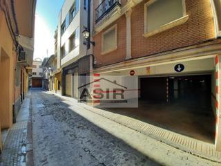 Aparcament cotxe a Alquenència - Venècia. Excelente garaje cerrado y amplio ubicado al lado de la plaza ma