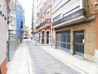 Local commercial à Alquenència - Venècia. Local amplio o garaje al lado de la plaza mayor