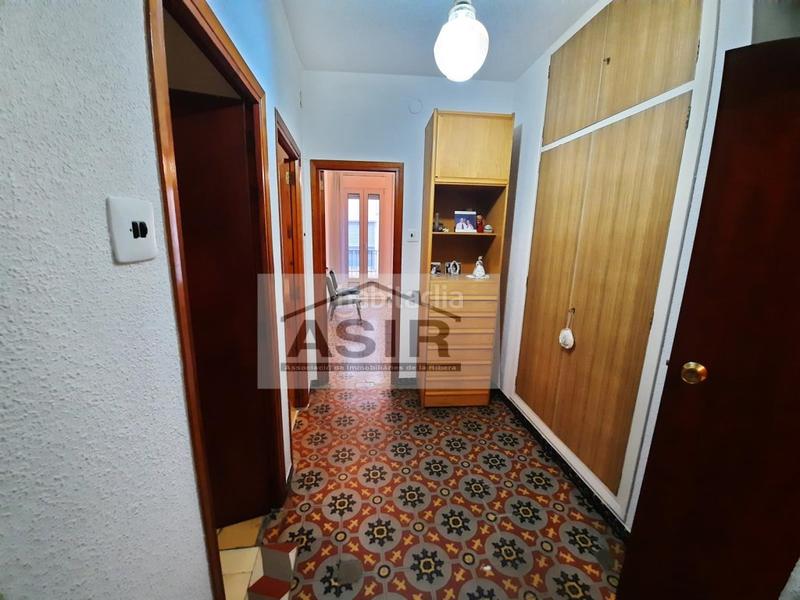 Foto 42838f71-05c5-4e31-8a0a-49032fcfb6ec. Casa sin ninguna comisión!! casa amplia con negocio en planta baja en una excelente zona en Corbera