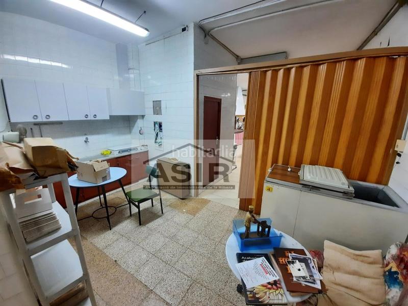 Foto 5af42db9-668f-401f-93e1-d87a2a2a9c75. Casa sin ninguna comisión!! casa amplia con negocio en planta baja en una excelente zona en Corbera