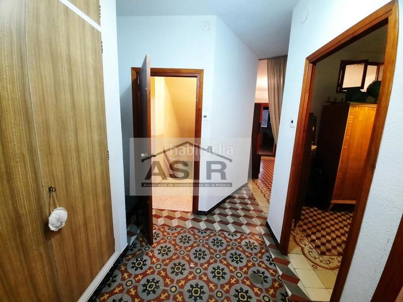 Foto 60087284-55f1-4ca5-8fdc-f594f0c8d39f. Casa sin ninguna comisión!! casa amplia con negocio en planta baja en una excelente zona en Corbera