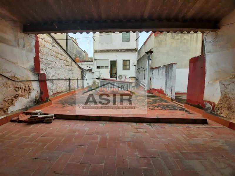 Foto ef786894-a387-4a65-af1c-35fd567d65c9. Casa sin ninguna comisión!! casa amplia con negocio en planta baja en una excelente zona en Corbera