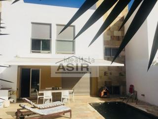 Casa a Alquenència - Venècia. Magnífico adosado seminuevo de diseño en alzira. zona urbanizaci