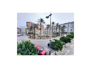 Lloguer Local Comercial a Alquenència - Venècia. Local con anillo preparado para entrar ya