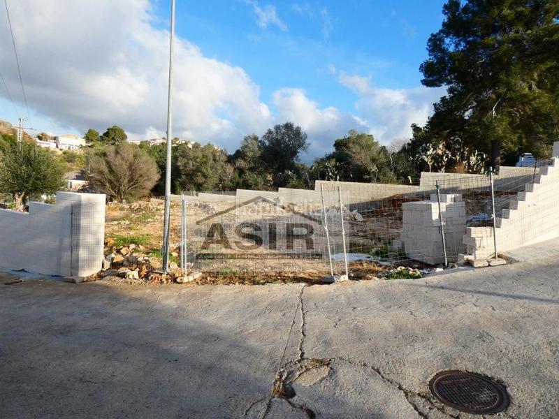 Foto eb194c79-067a-4dd7-8f6e-e0bd8db1dd99. Terreno residencial sin ninguna comisión!! excelente parcela chaflán con proyecto para construir con luz y agua en la urbanización el respirall en Alzira