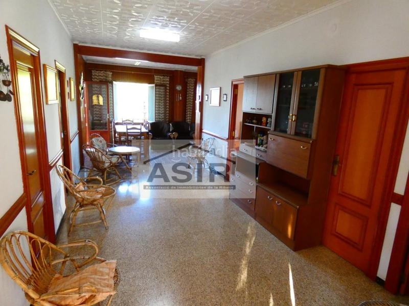 Foto f9557ab8-bd5e-4341-a9f1-a481e1d376a2. Chalet bonito chalet en la urbanización el respirall en Alzira