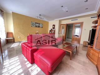 Appartement  N/a. Bonito piso seminuevo muy amplio y completamente exterior con do