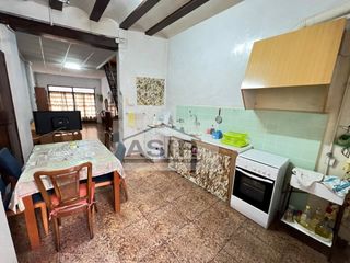 Alquiler Casa en Centre. Casa reformada con una superficie construida de 169 m2 en zona p