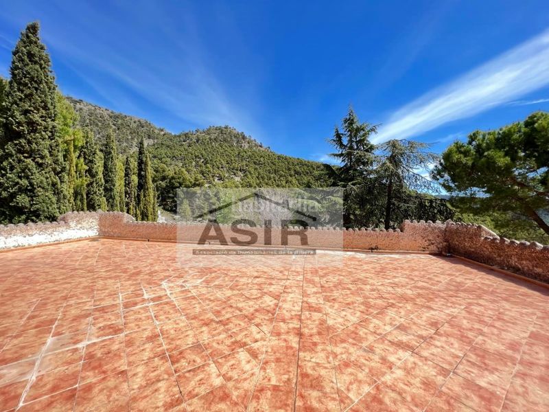 Foto d33599e4-e1c8-41e4-bab0-5bcf806e82ed. Chalet  6 habitaciones venta jijona en Xixona
