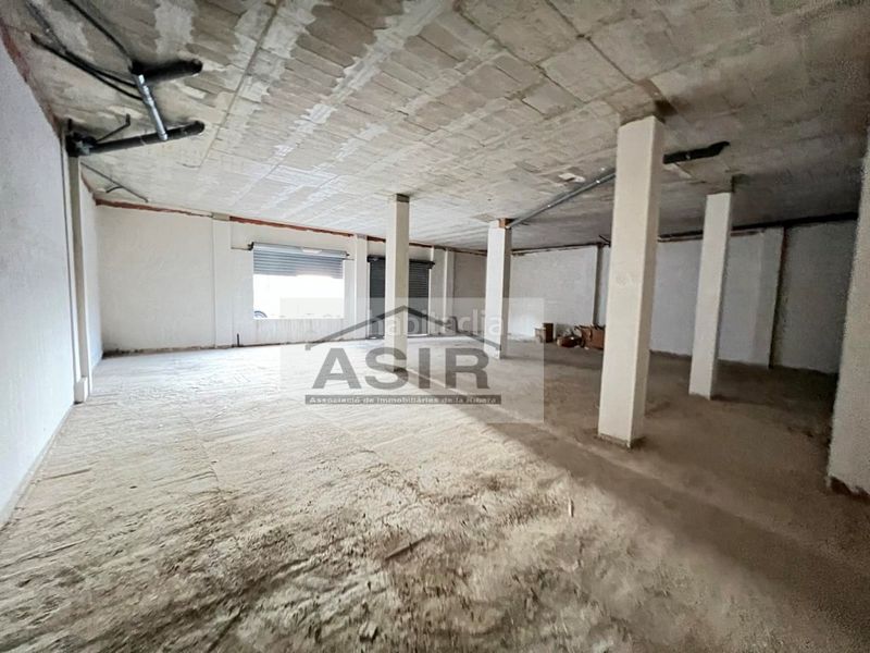 Foto d27b4511-c5bb-4cbd-b5a6-aabc58bd35b2. Local comercial a Pobla Llarga (la)