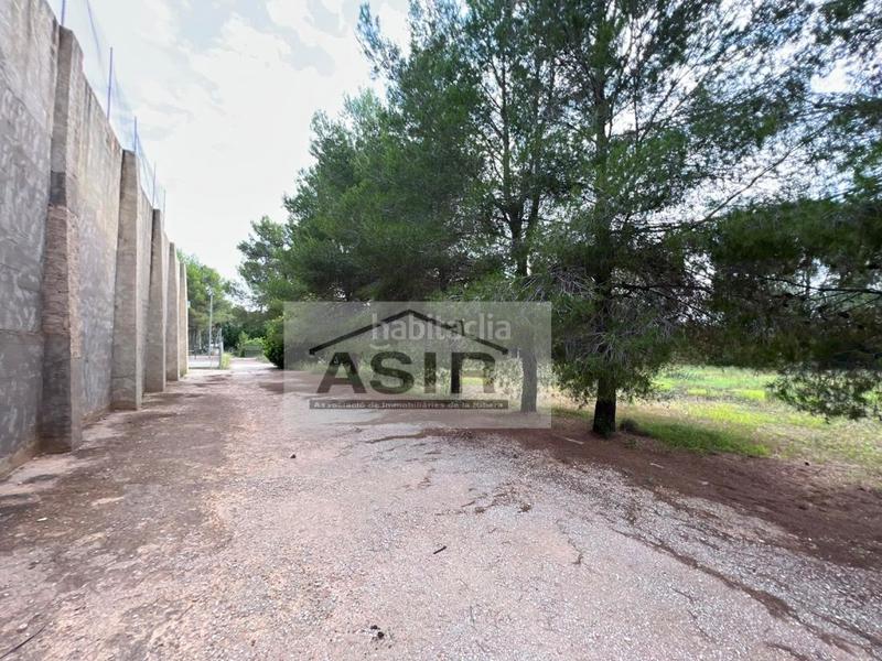 Foto b8f76fcf-3c91-4de6-ac5c-edc1c60d9329. Terreno residenziale in Alberic