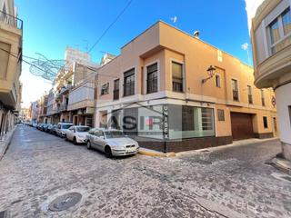 Lloguer Local Comercial a Centre. Oportunidad, local listo para entrar ya!!se trata de un local ch