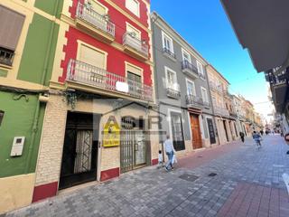 Maison  N/a. Excelente casa señorial con patio y terraza en alzira en la call