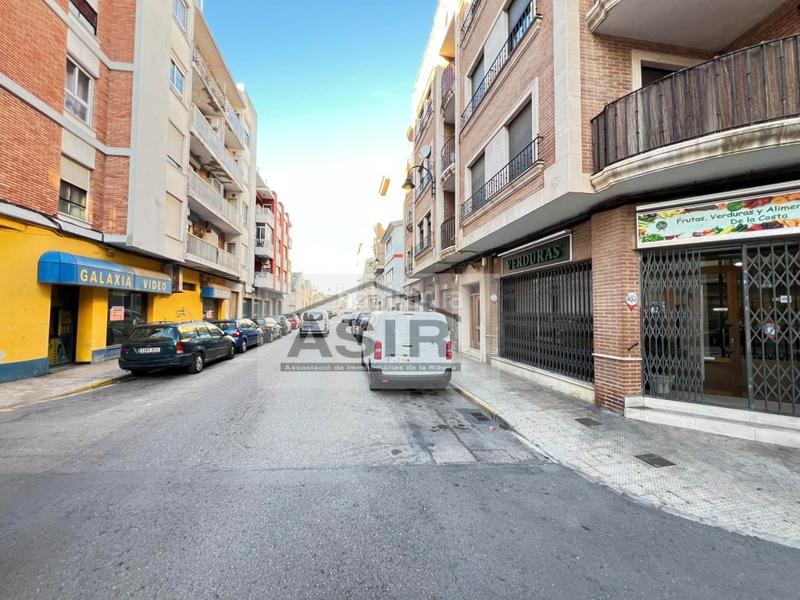 Foto f221de2c-e206-40cc-a442-16d802aa109a. Locale commerciale in Sants Patrons Alzira