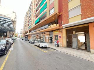 Aparcament cotxe  N/a. Garaje cerrado comunitario muy amplio para cualquier vehículo al