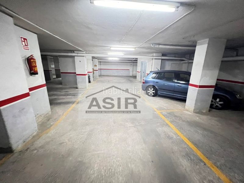 Foto 528d2a6a-161c-45f5-919c-574dd0c6025a. Aparcament cotxe a La Vila Alzira