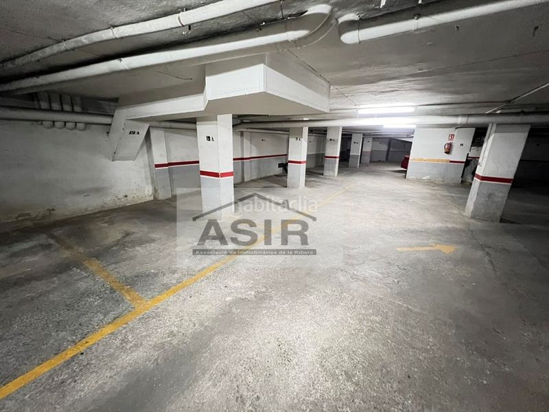 Foto f79aea4b-5ea7-467e-bc2c-ec442993a063. Aparcament cotxe a La Vila Alzira