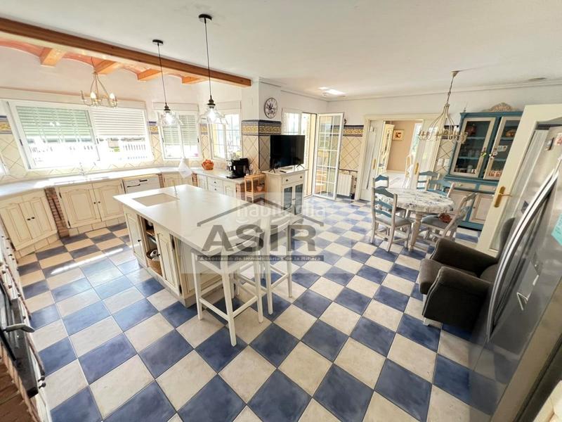 Foto 4d78b384-7a40-4f2a-bd59-5f4df1c845b4. Chalet avec parking piscine dans El Marenyet Cullera