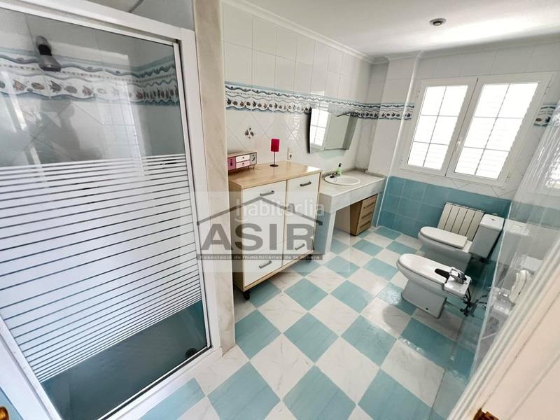 Foto bff8df1d-333d-4e00-8002-850a7ce220f8. Chalet avec parking piscine dans El Marenyet Cullera