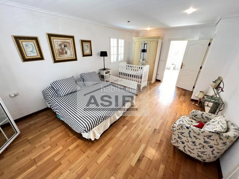 Foto fa9a466a-bf7e-4043-aef1-a17f6fc0fbf4. Chalet avec parking piscine dans El Marenyet Cullera