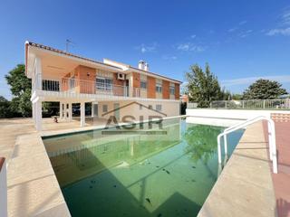 Xalet a Urbanitzacions i Pedanies Nord. Chalet 5 habitaciones venta alzira