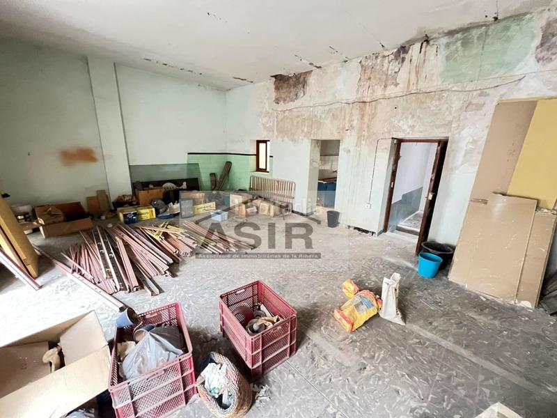 Foto 0241c75e-c94e-4a77-be4f-a8e85377f83b. Edifici a Centre Alzira