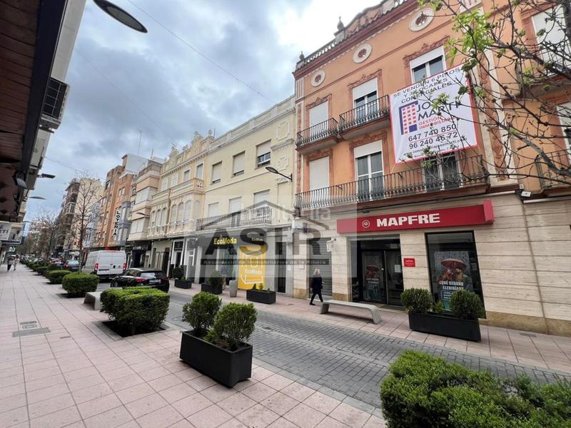 Foto 2ef3c087-053e-41df-82fe-5dede01e1fe0. Edifici a Centre Alzira