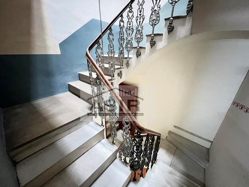 Foto 3f41b460-9eb1-4c17-9935-b784bc630f6b. Edifici a Centre Alzira