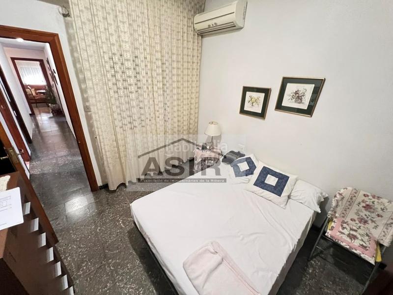 Foto 40c3f4f4-0e4f-46fc-acb0-0b72be36ffd3. Edifici a Centre Alzira