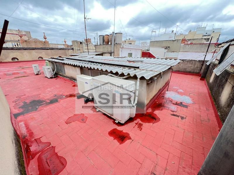 Foto 648d642b-ea5f-4a76-9957-d62d7911fd8f. Edifici a Centre Alzira