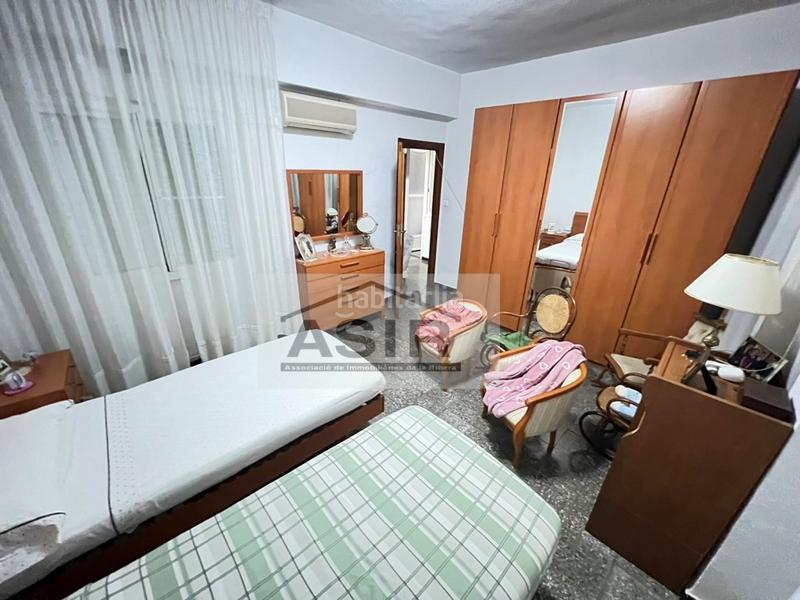 Foto 7eccfd80-3c92-4ca5-b39a-7e7d1e04cd9e. Edifici a Centre Alzira