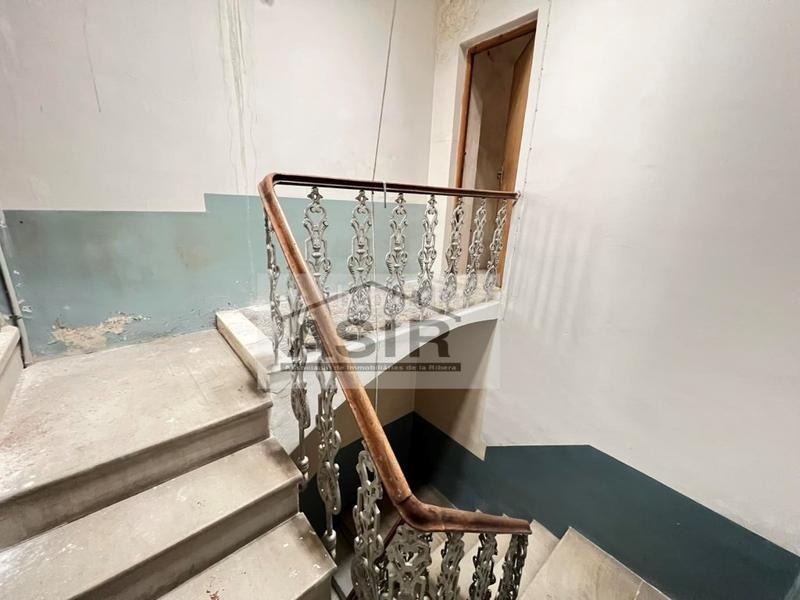 Foto b2b05638-8dd5-4fa7-96ff-09c64f20379a. Edifici a Centre Alzira